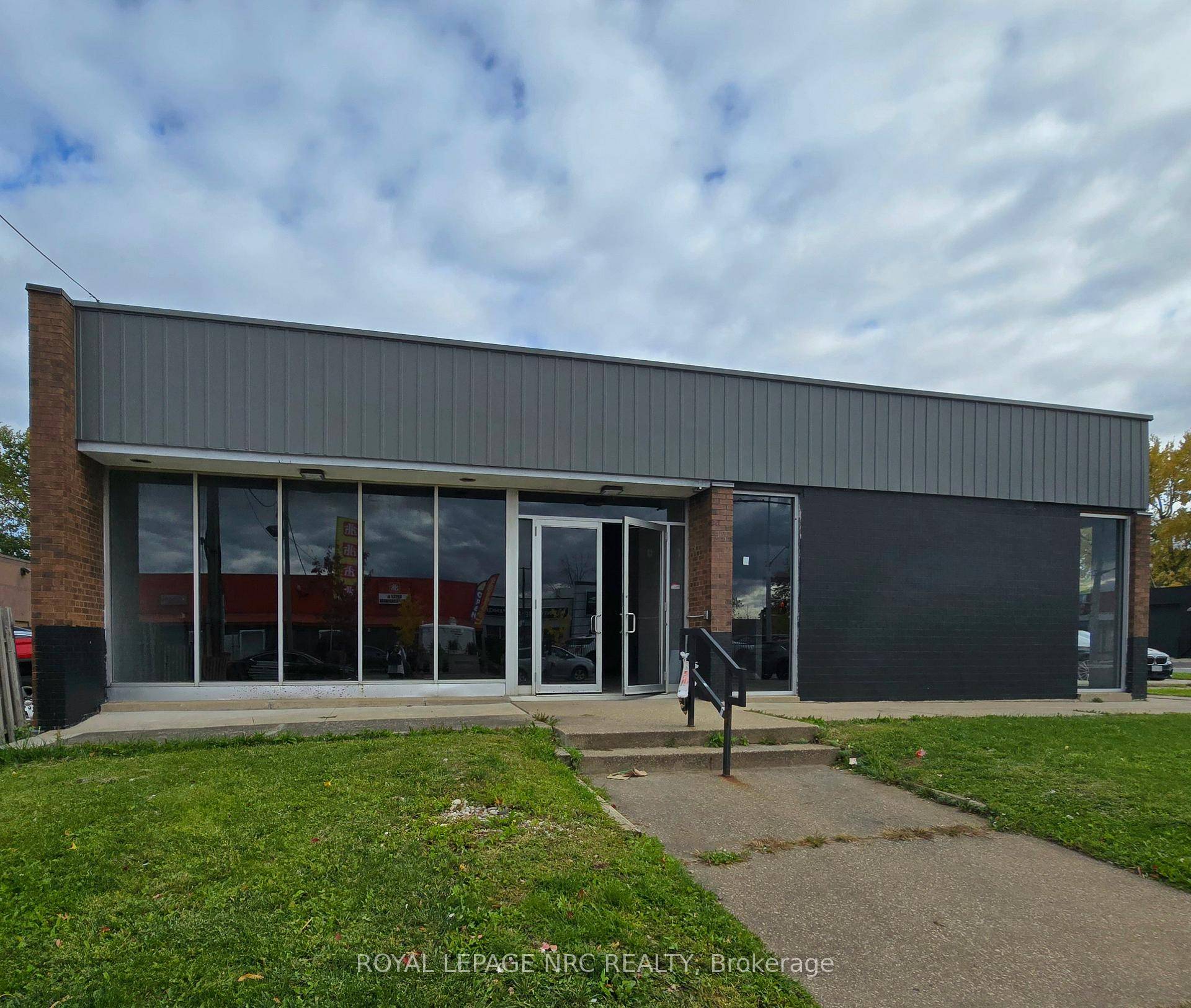 Stand alone building on high traffic corner lot.