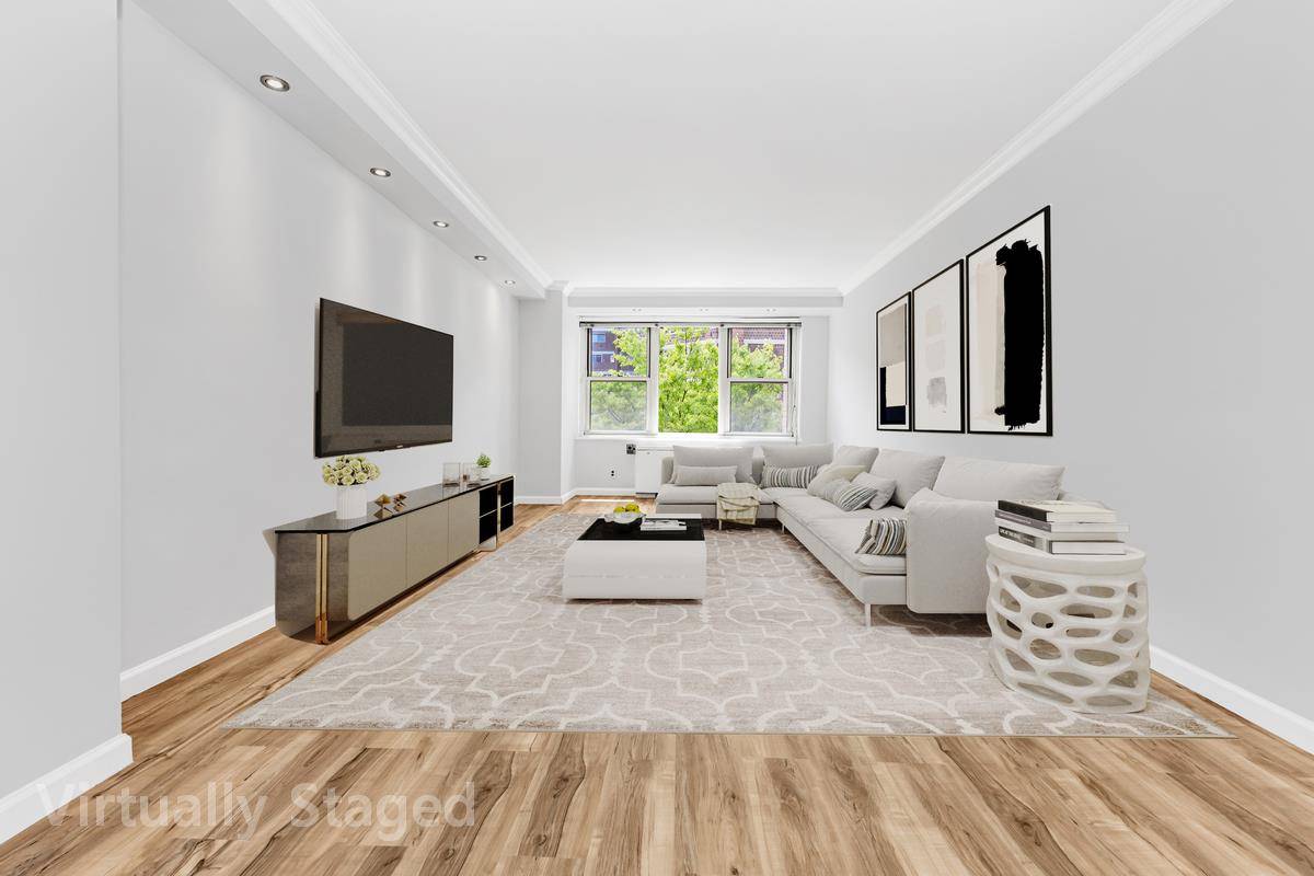 PRICE REDUCED ! 850 square feet, new floors, fresh paint and walk in closets !