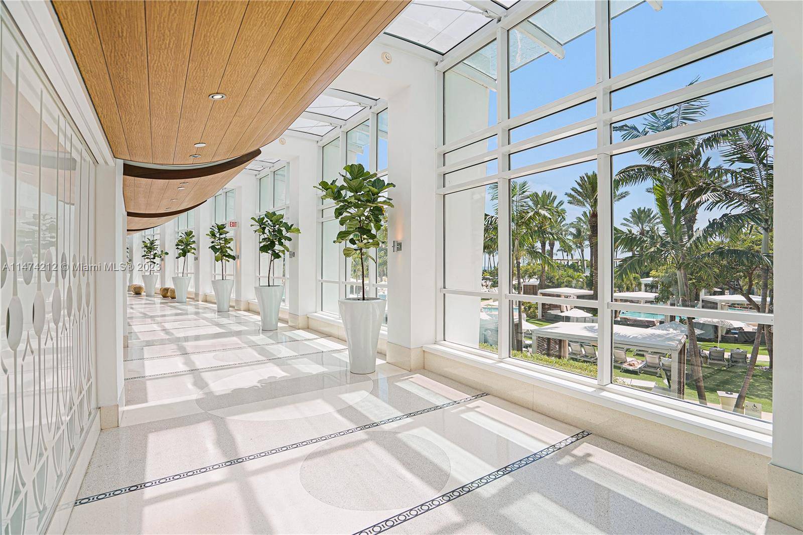 Enjoy gorgeous unobstructed direct ocean views from this 1BD 1.