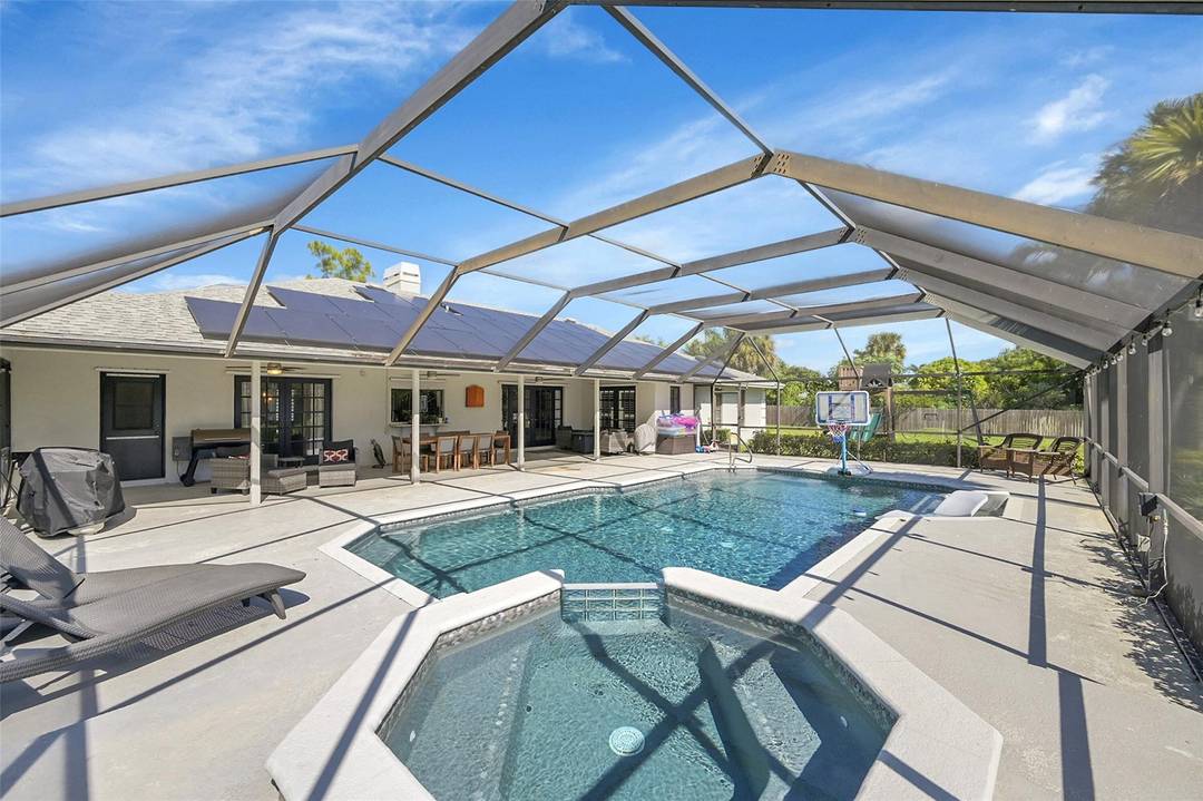 4 BEDROOM, 3 BATH HOME LOCATED ON A FULL ACRE IN A DESIRABLE EQUESTRIAN NEIGHBORHOOD, JUST MINUTES FROM THE WELLINGTON EQUESTRIAN CENTER WEC.