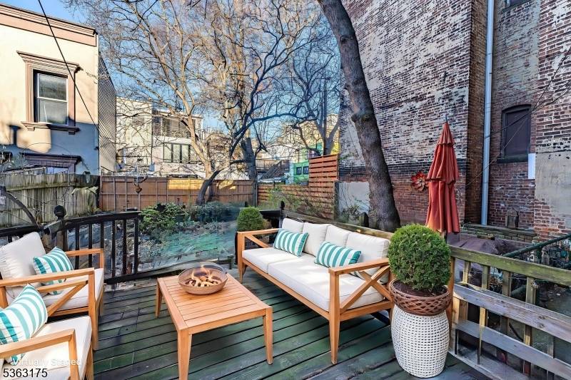 Just reduced ! Ready for summer party at the own backyard ?