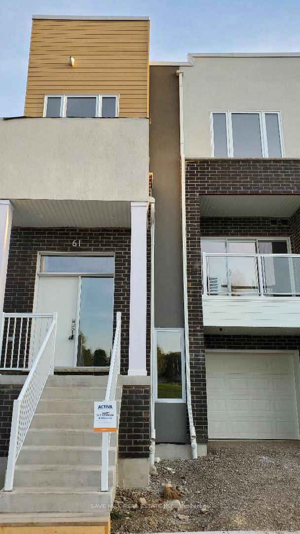 Beautiful 2 BR and Den End Unit Townhomes comes with 3 Washrooms.