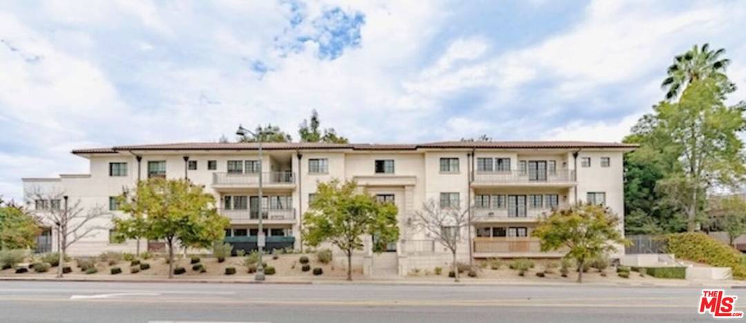 4661   Wilshire Blvd 3BR La