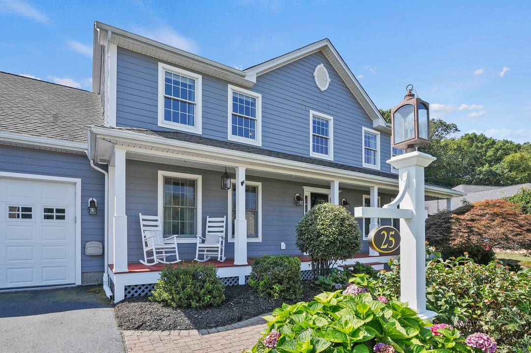 Welcome to this beautifully landscaped and meticulously maintained Colonial in the private community of Westford Highland in Meriden.