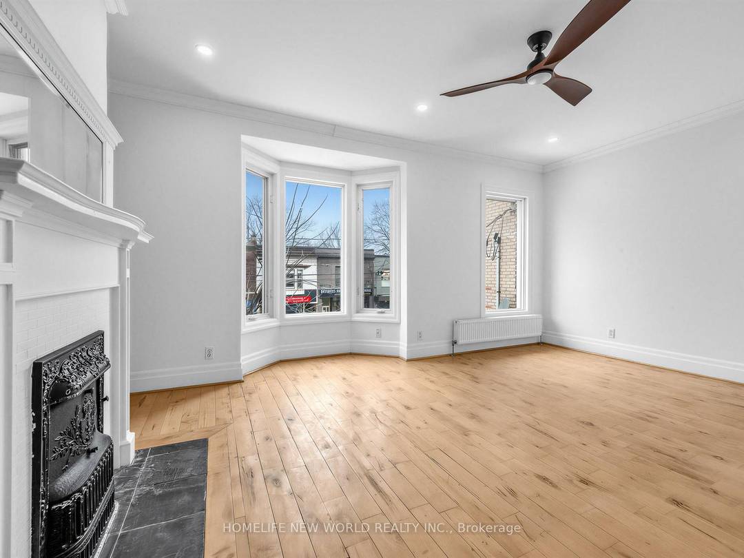 Welcome to an urban loft style retreat in Toronto's Annex neighbourhood at Bathurst amp ; Dupont.