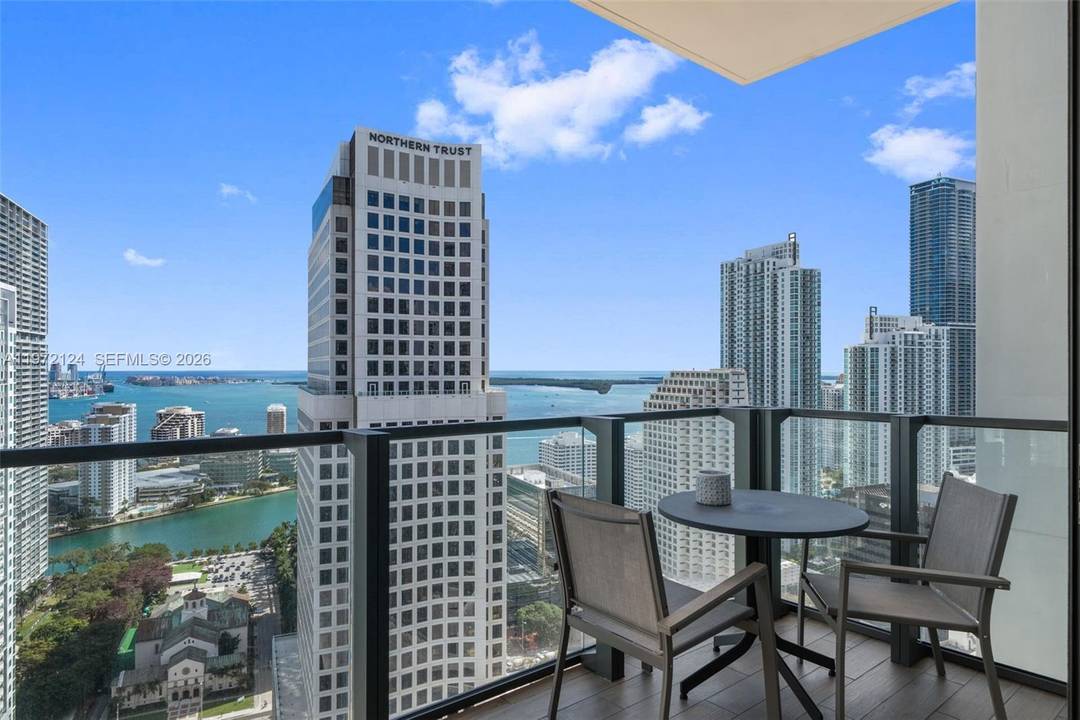 Spectacular High Floor 2 Bedrooms, 2 Bathrooms, 1 Half plus Den in one of the most desirable buildings in Brickell !