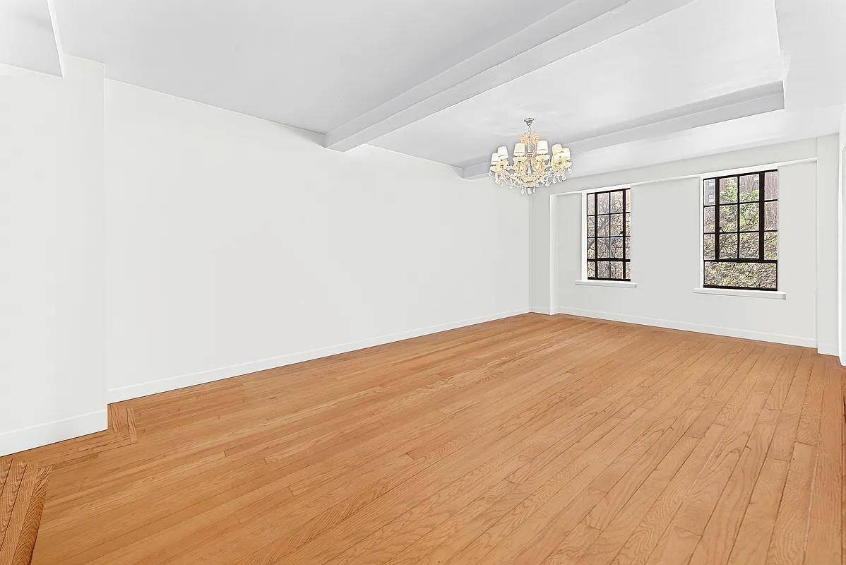 Fantastic oversized one bedroom corner apartment overlooking the French gardens at the Parc Vendome !