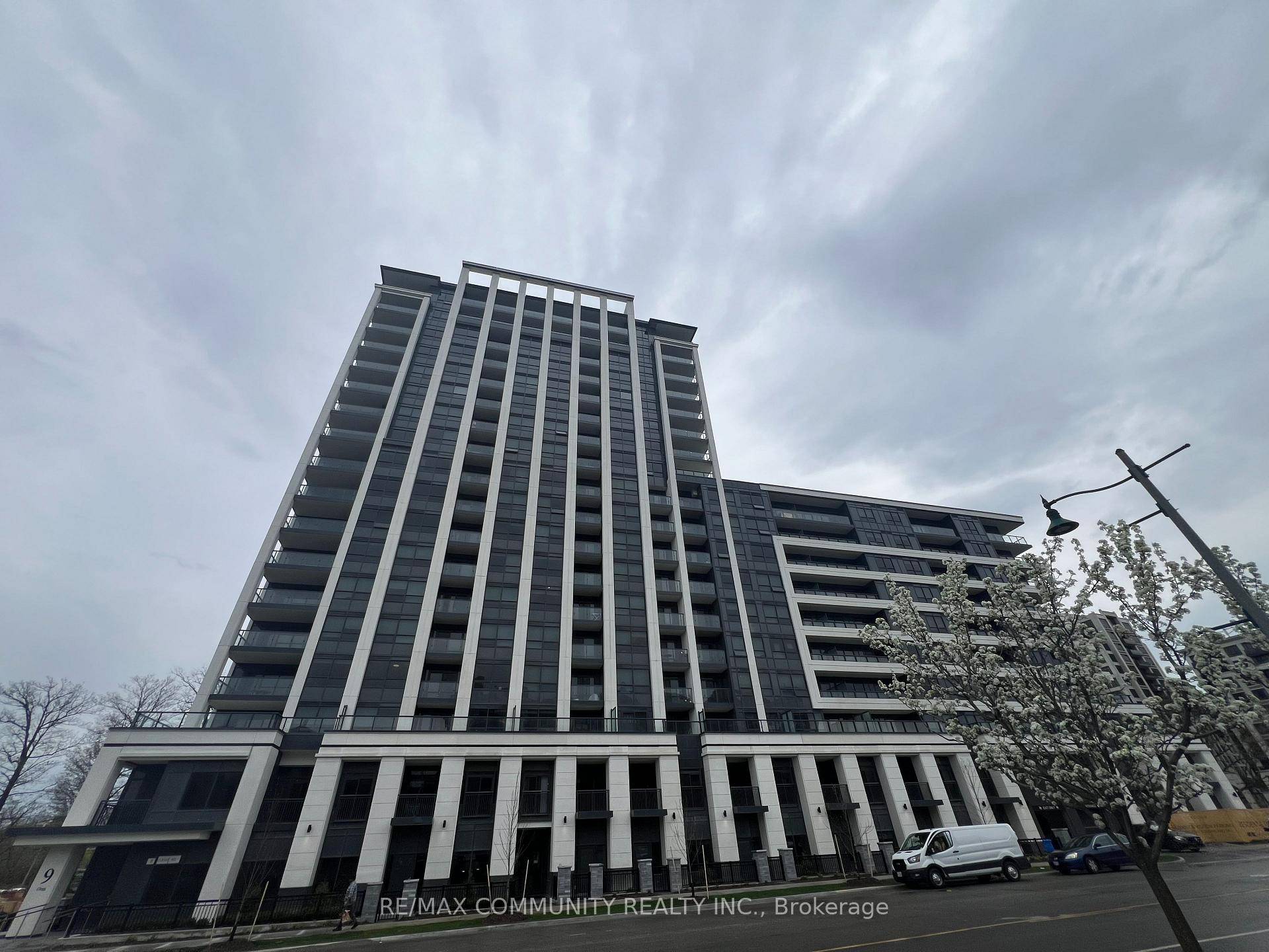 Beautiful Bright And Spacious, Brand New Luxury Living 1362 Sq 3BR DEN In The Heart Of Markham Unionville Community, Modern Kitchen 3 Full Washroom.