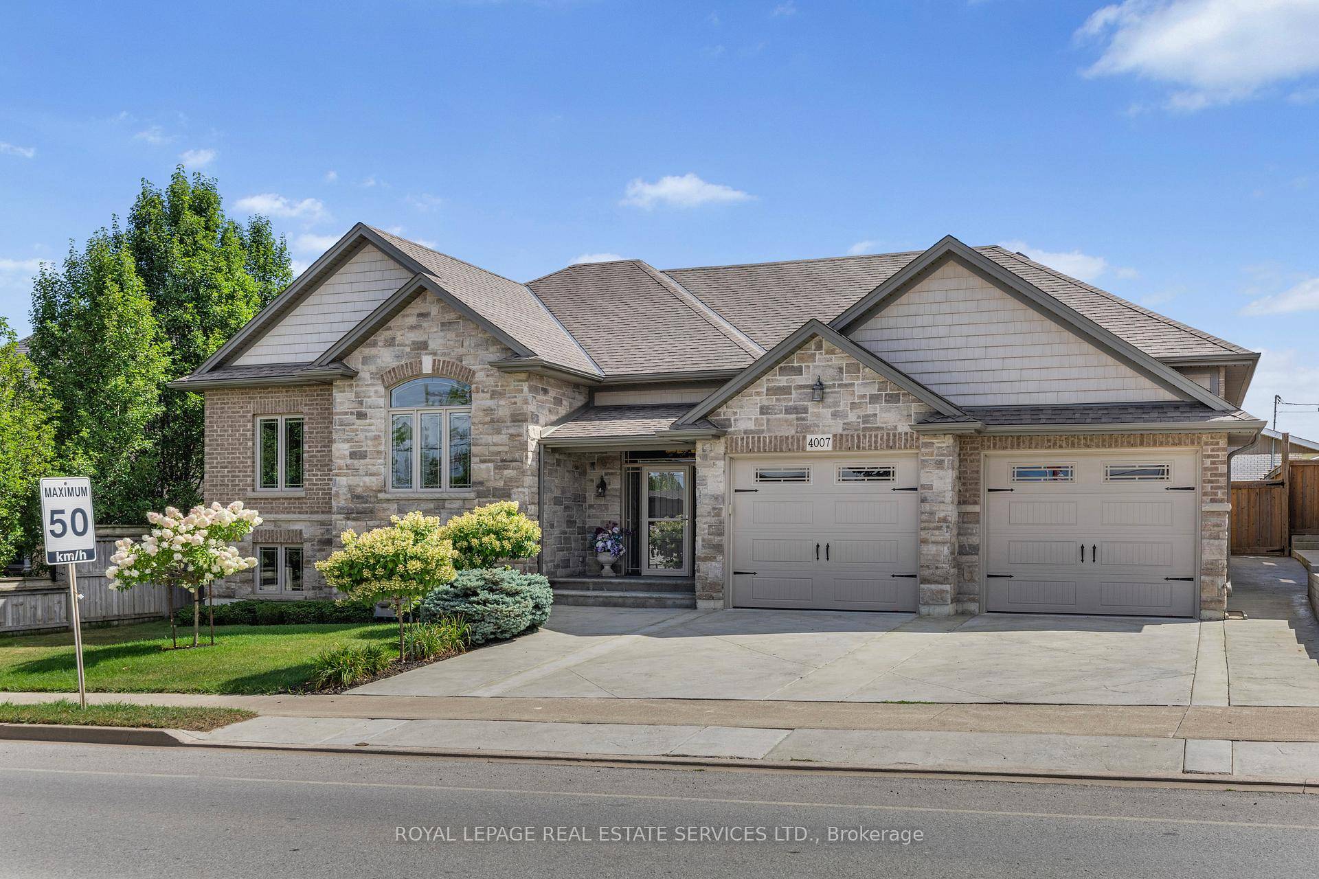 Welcome to this spacious raised bungalow in the heart of Beamsville !