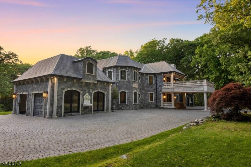 Exquisite Saddle River Estate, A Masterpiece of Luxury Elegance, Welcome to an extraordinary estate just 20 miles from Manhattan.