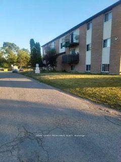 Clean, renovated, bright, 1 bed apt in a quiet building.