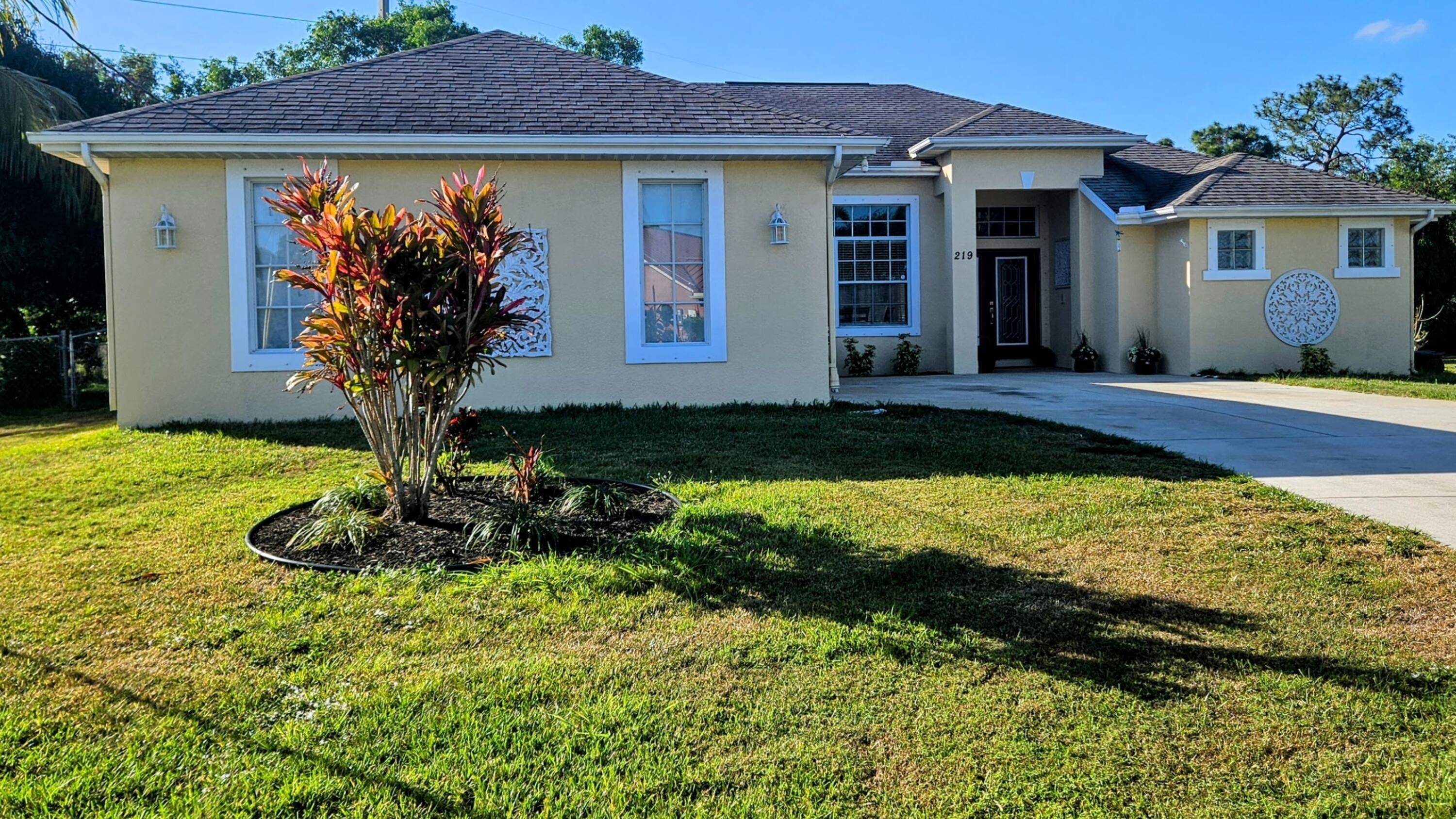 Two Master Suites in your Port St Lucie home !