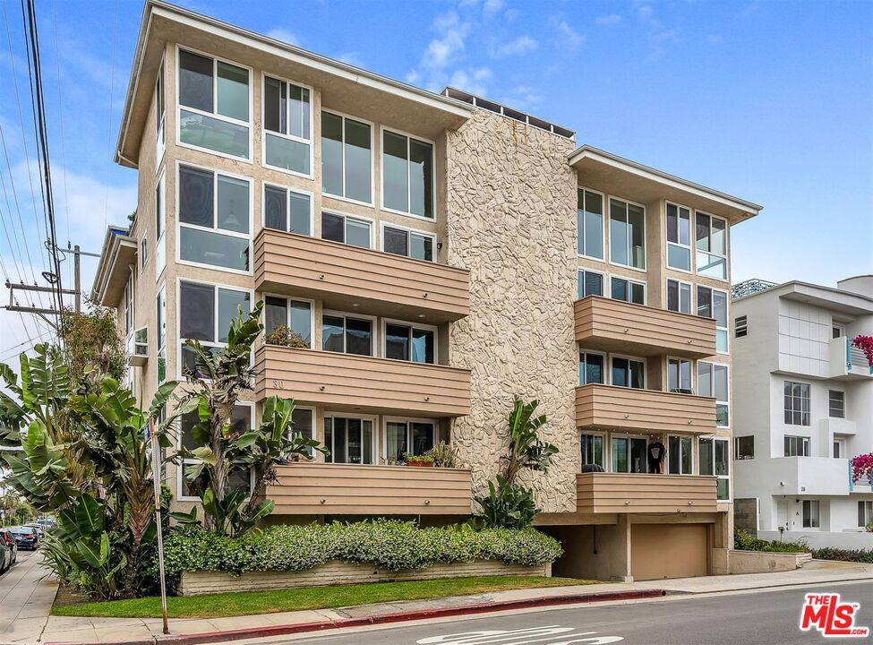 30 Driftwood St 2BR Marina Del Rey La
