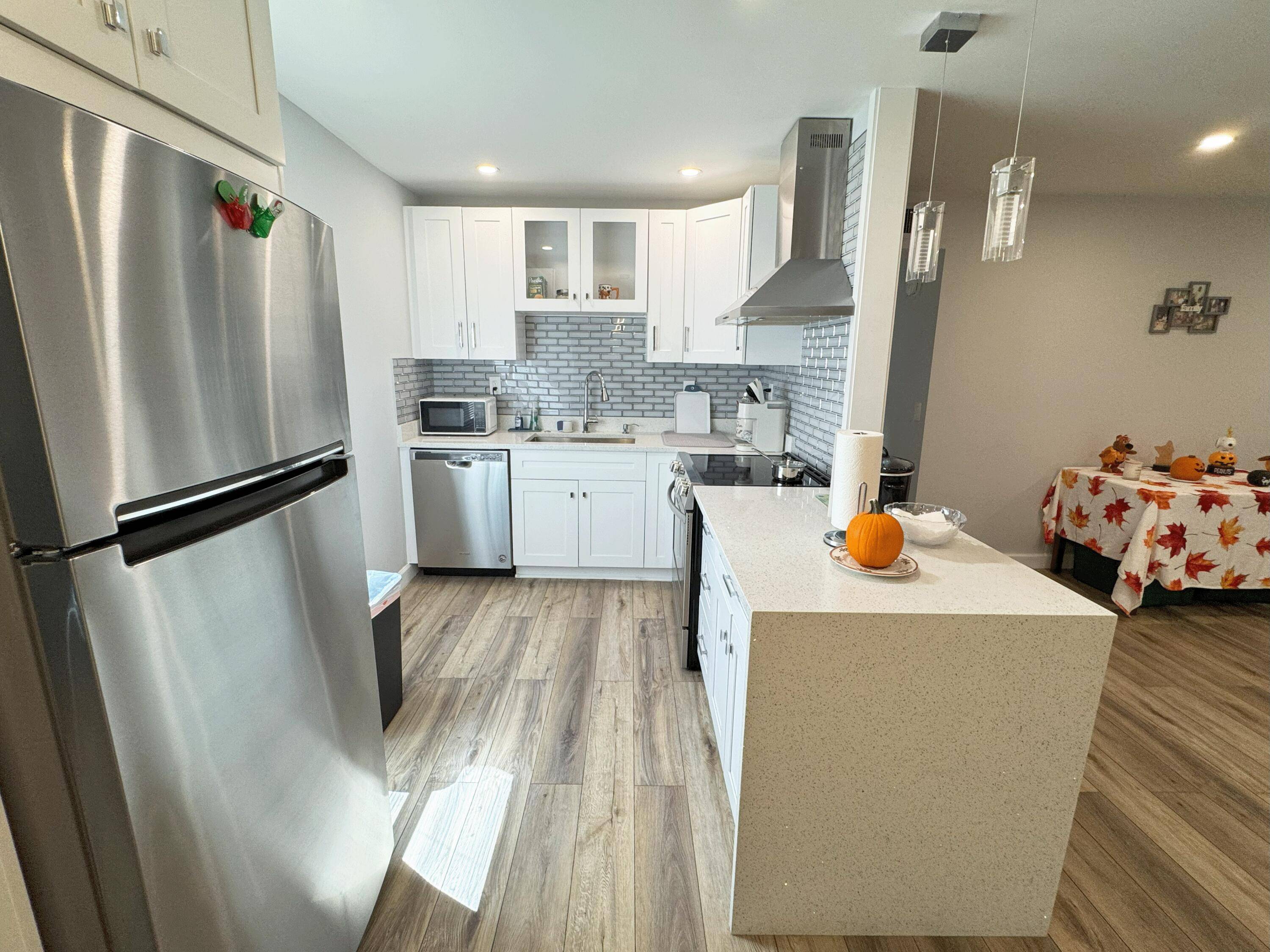 BE ADVISED TENANT OCCUPIED LEASE EXPIRES 3 31 26.