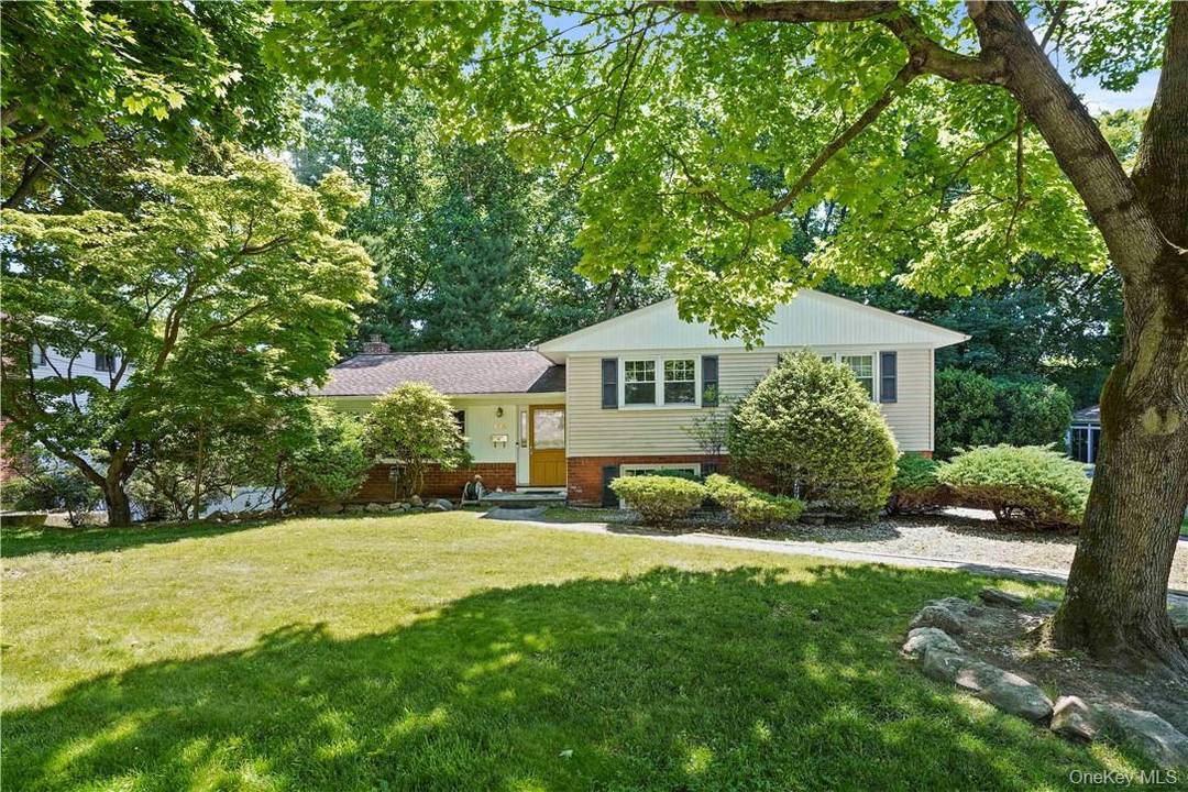 Bright and Spacious Home in the Award Winning Ardsley School District.