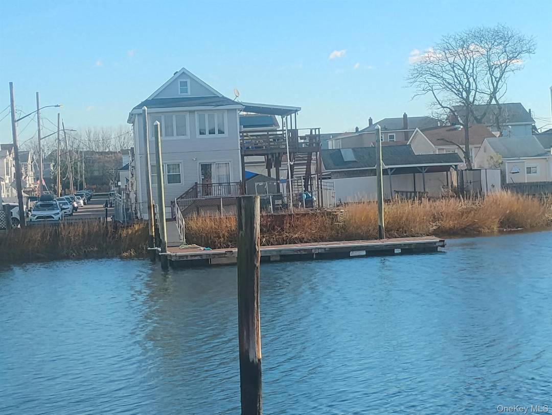 Howard Beach. Welcome to Hamilton Beach.