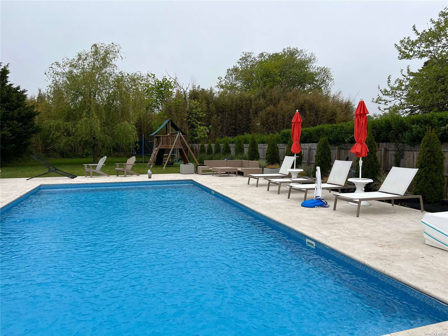 Stylish, super charming and a stone's throw from Main Street.