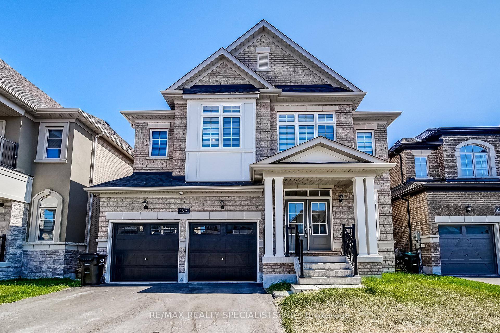 Luxury Upgraded Home in Sought After Location !