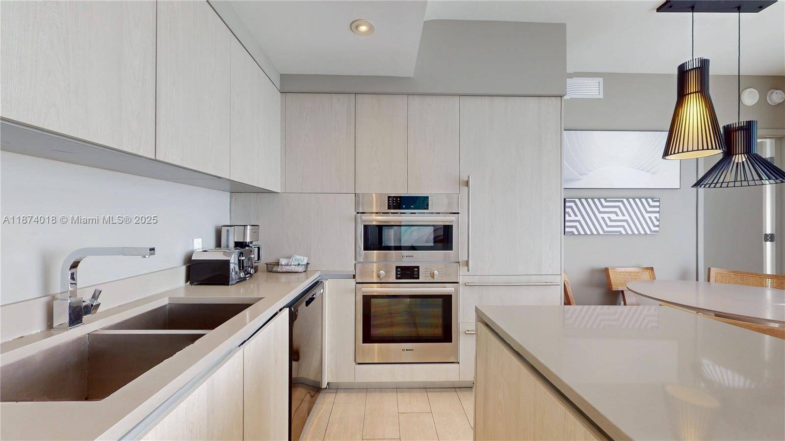 Price to Sell ! ! Beautiful unit at Hyde Beach House in Hollywood.