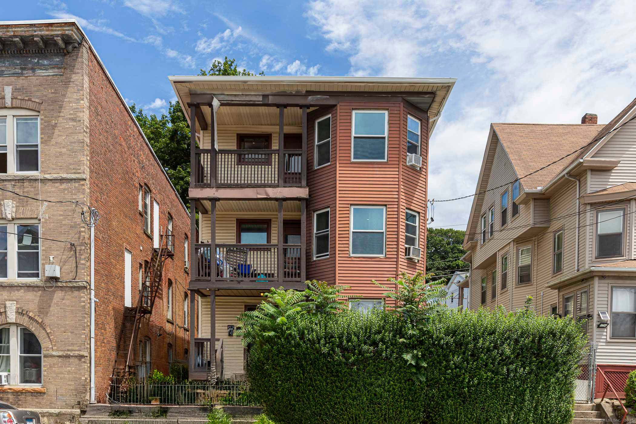 Fantastic investment opportunity awaits at 825 E Main Street in Waterbury !