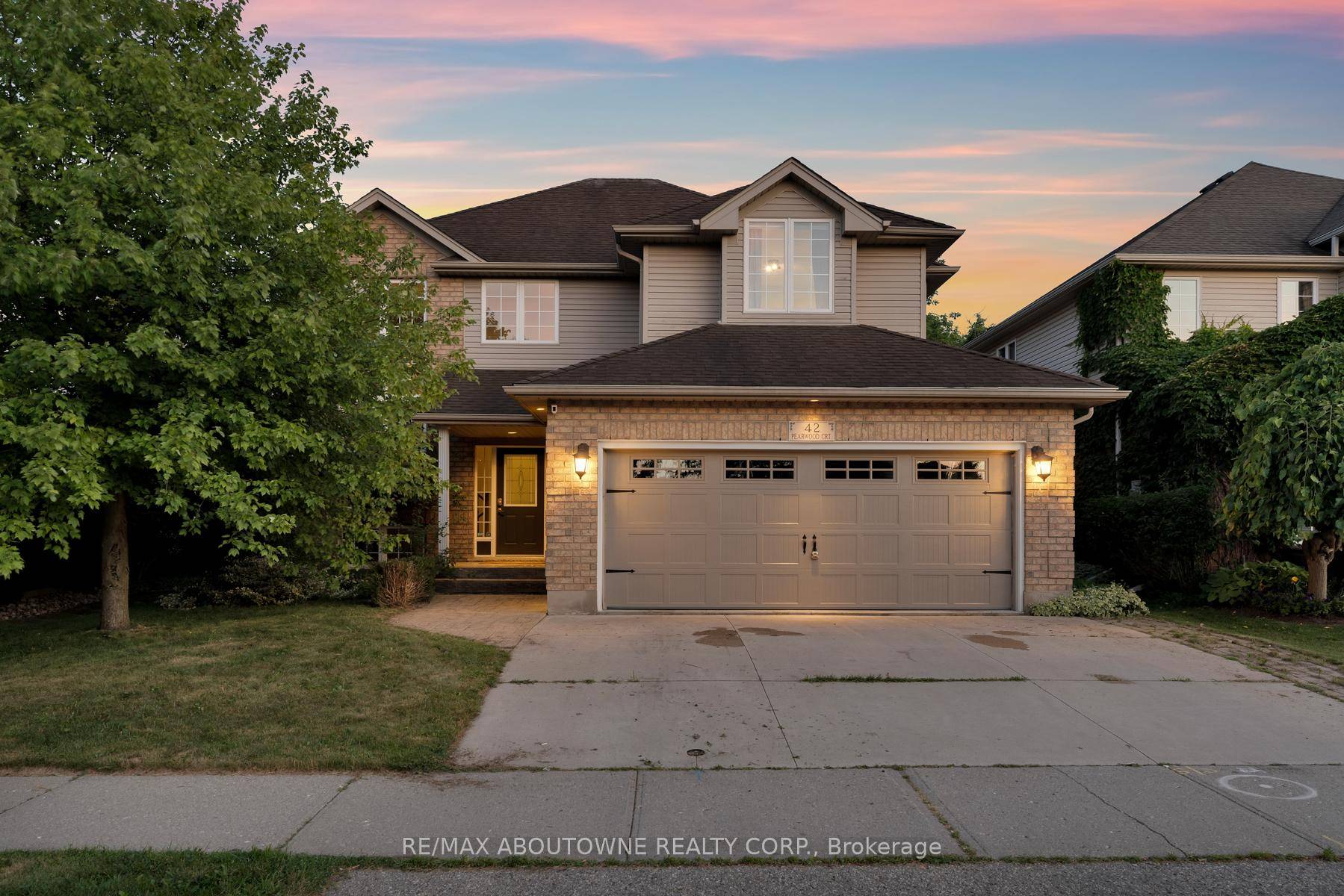 A beautiful 4 1 bed, 4 bathroom detached home in a friendly Kitchener neighbourhood with almost 100k worth of upgrades.