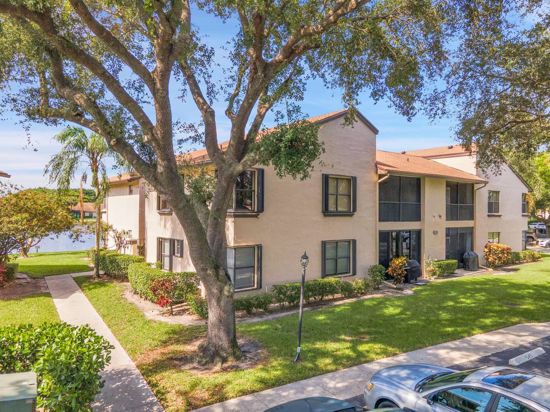 Welcome to this spacious 3 bedroom, 2 bathroom condo located in a quiet, gated community.