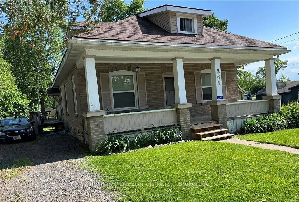 TRIPLEX near Downtown Gravenhurst !