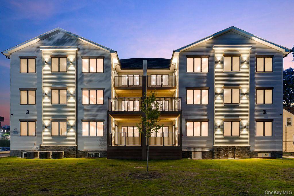 Welcome to Funston Manor Boutique Living with Space, Style amp ; Elevated Comfort Located on the top floor of this exclusive 12 unit development, this bright and airy 5 bedroom, ...