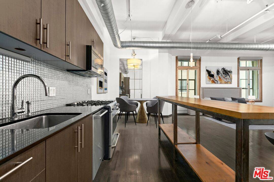 1645 Vine St 1BR Hollywood Hills East La