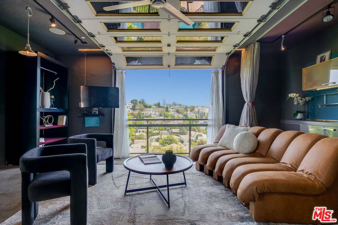 2528   Dearborn Dr 4BR Hollywood Hills East La