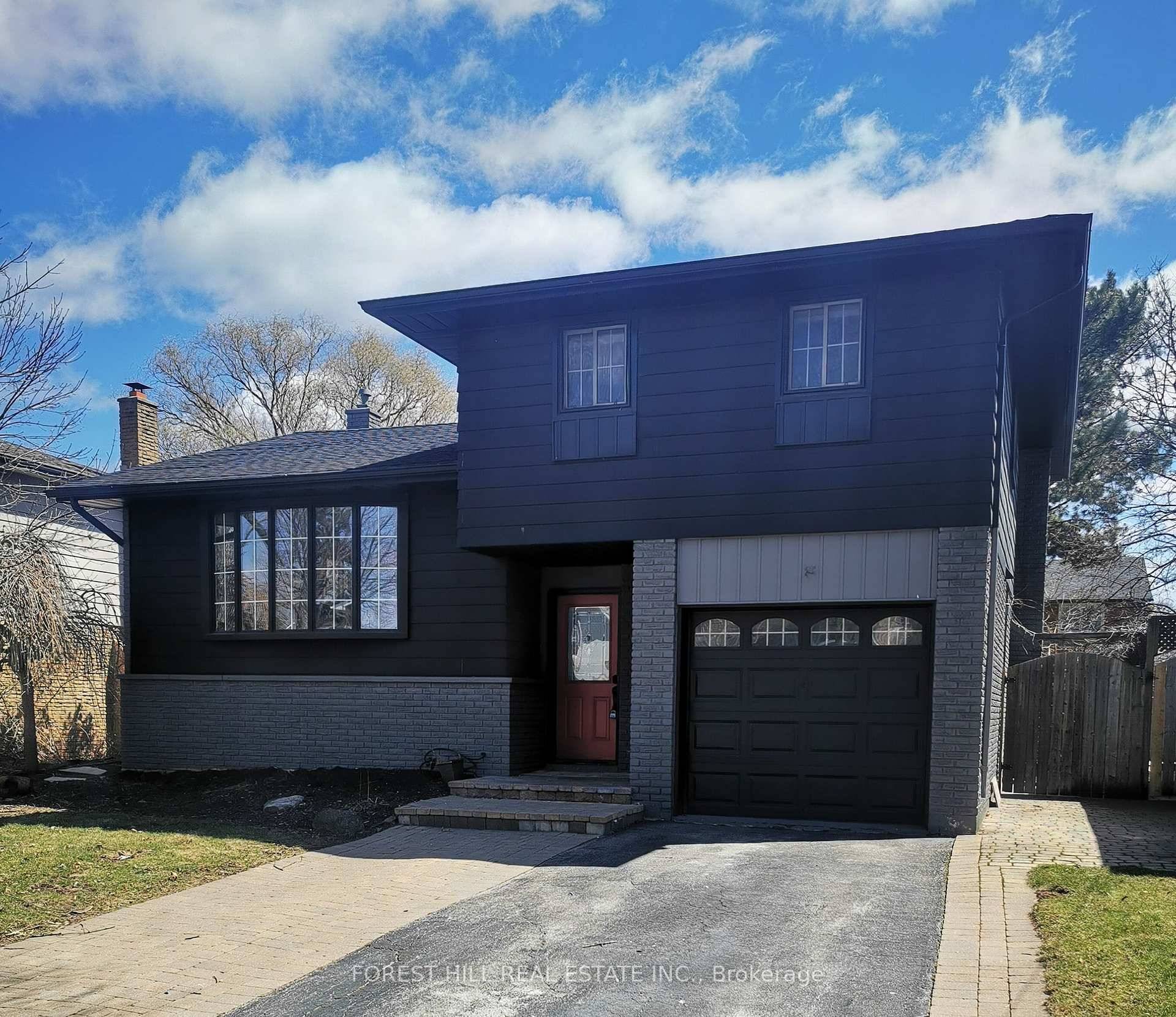 Lovely family home on quiet street in desirable West Oakville.