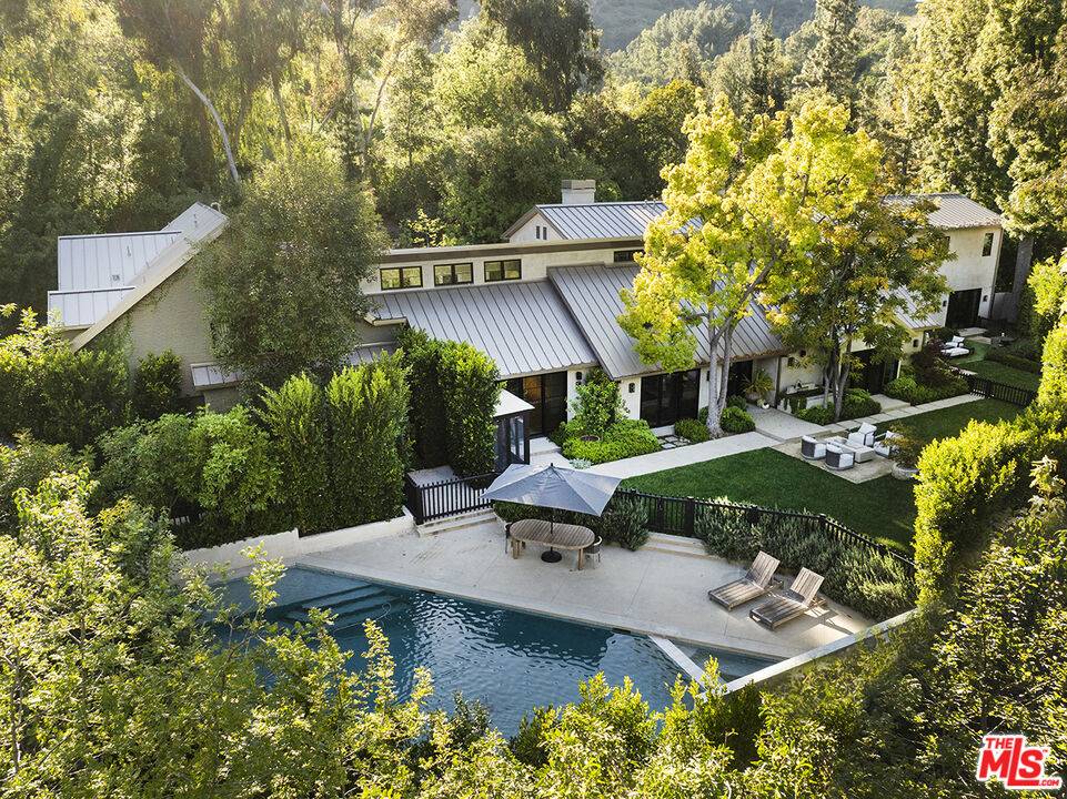 2627 Benedict Canyon Dr 7BR Beverly Hills Post Office | B.H.P.O. La