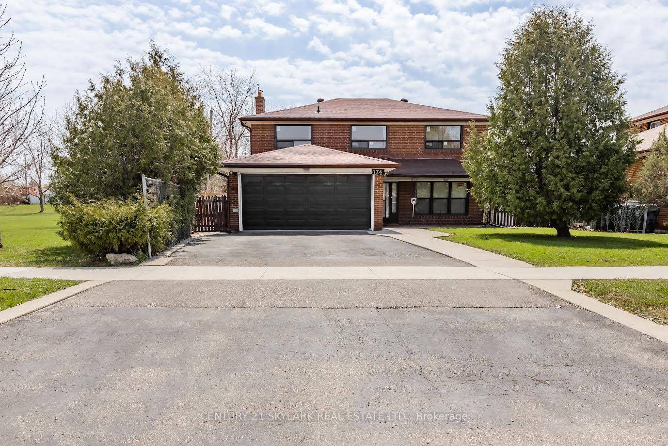 Perfect for Families or Savvy Investors Turnkey Detached Gem !