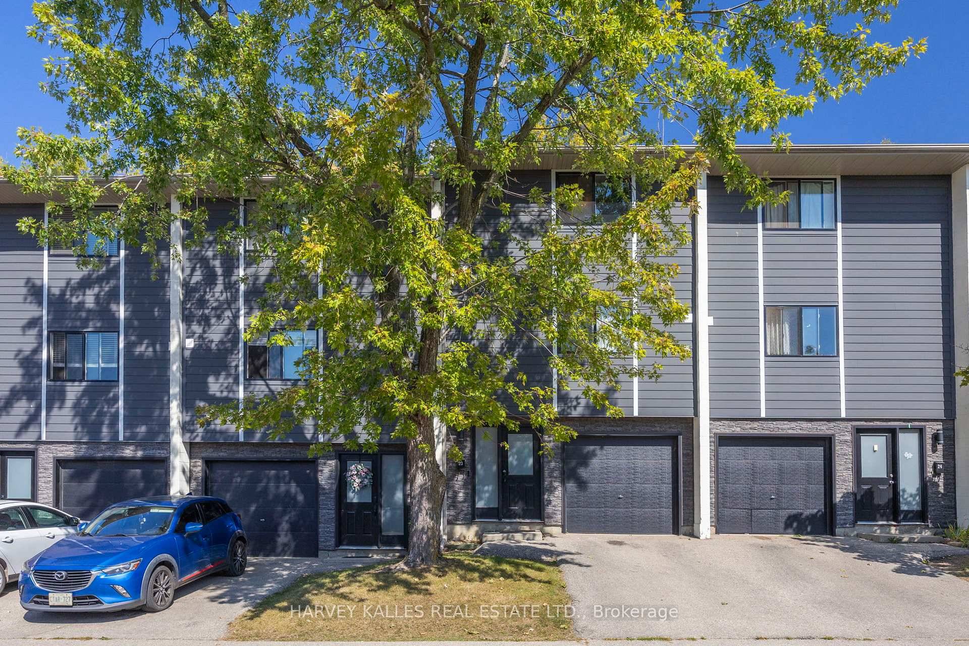 Stunning 3 Storey Townhouse for Lease Cambridge.