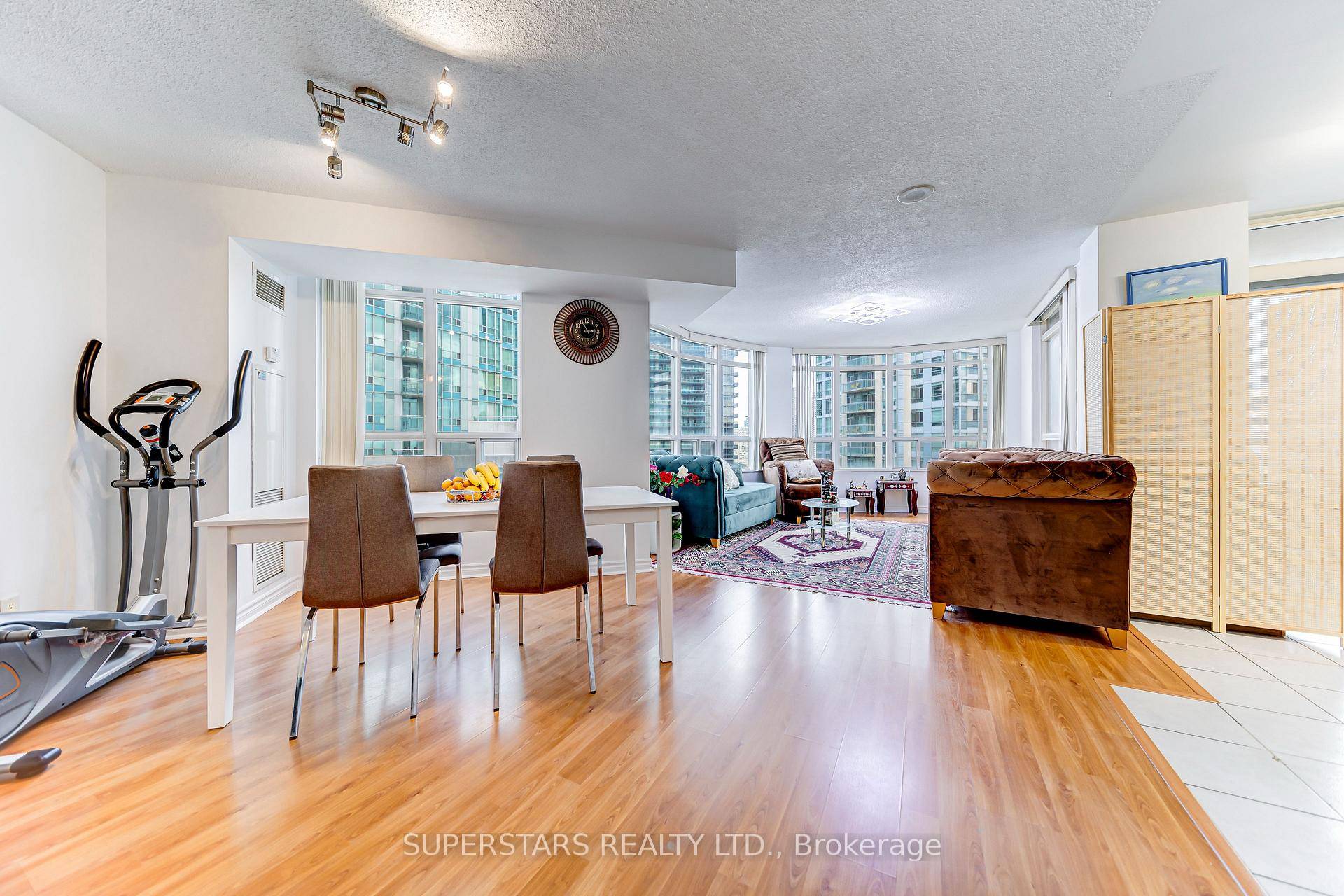 Spacious amp ; Rare 3 Bedroom Corner Unit in a Renowned Tridel Building !