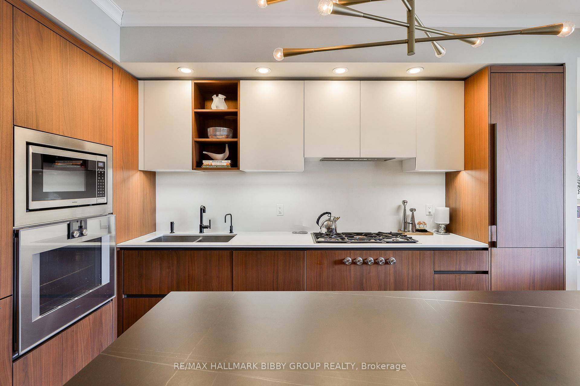 Rarely Does A Residence Of Such Architectural Refinement amp ; Unrivaled Luxury Become Available Just Steps From Yorkville.