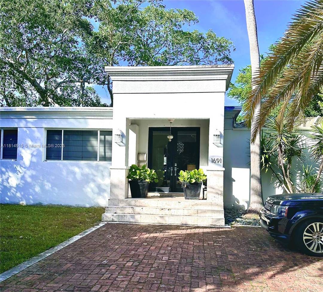 PRIME OPPORTUNITY IN THE HEART OF COCONUT GROVE.