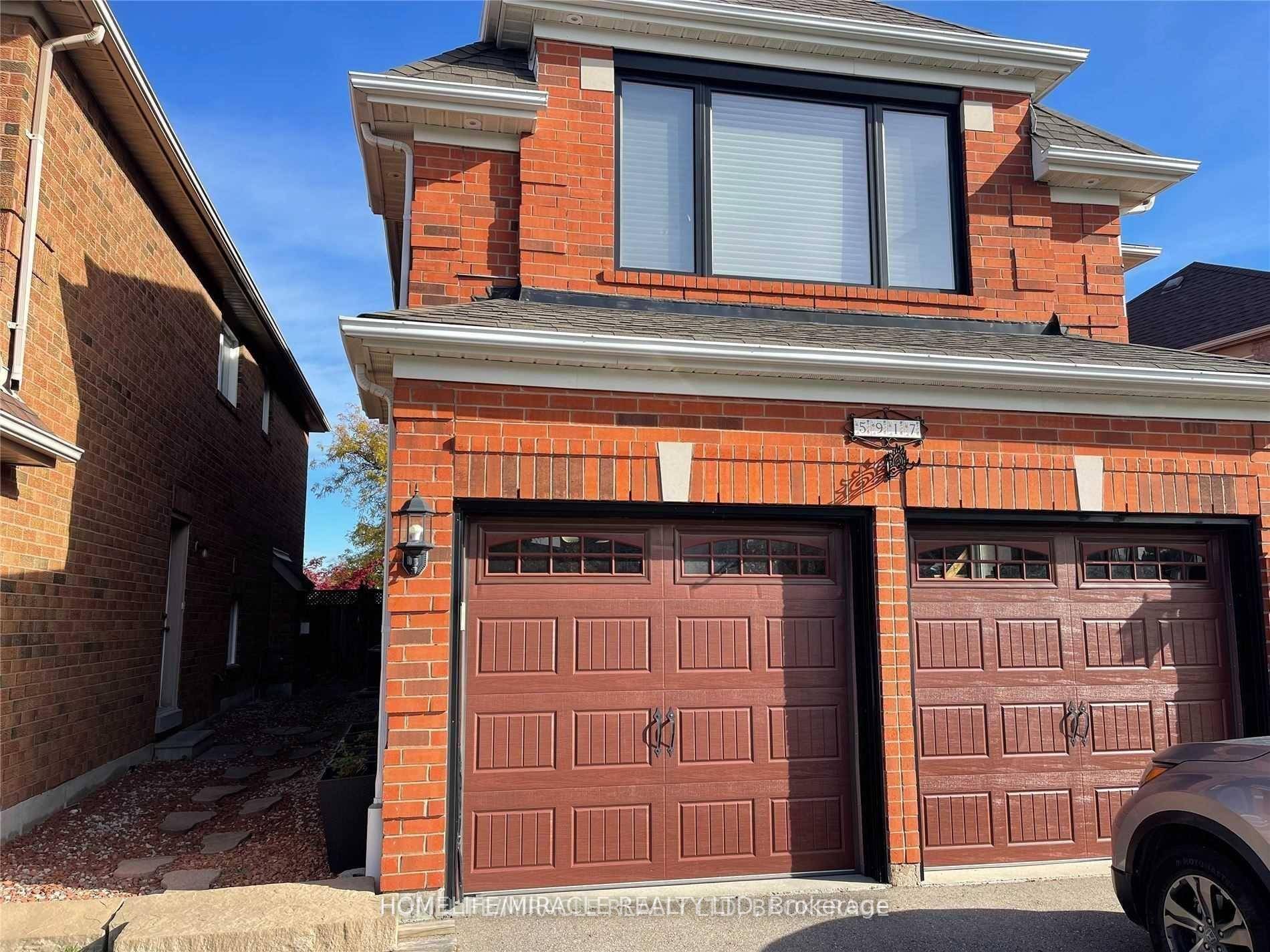 Prime location right by the intersection of Britannia and Winston Churchill, Minutes to shopping Mall, Schools, Entertainment and Erin Mills Town Center.