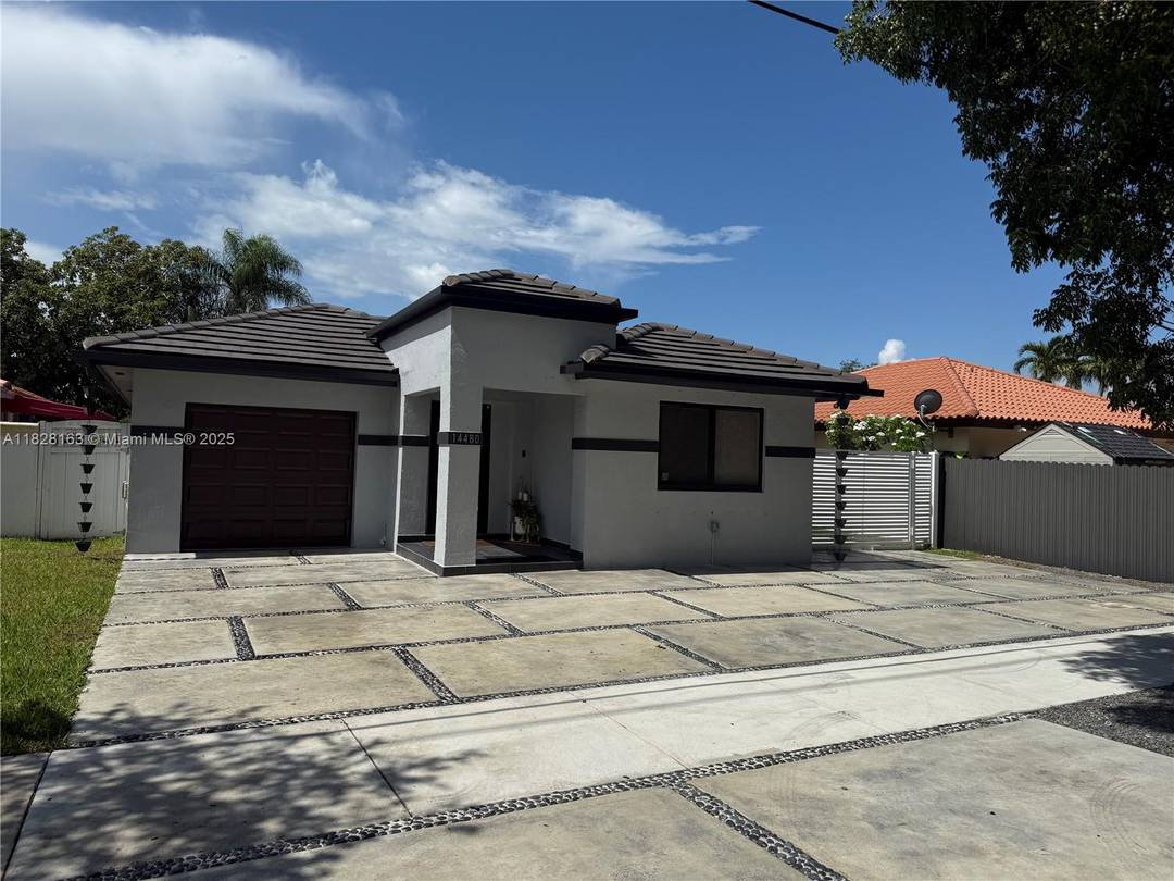 Beautiful home in desirable Kendall !