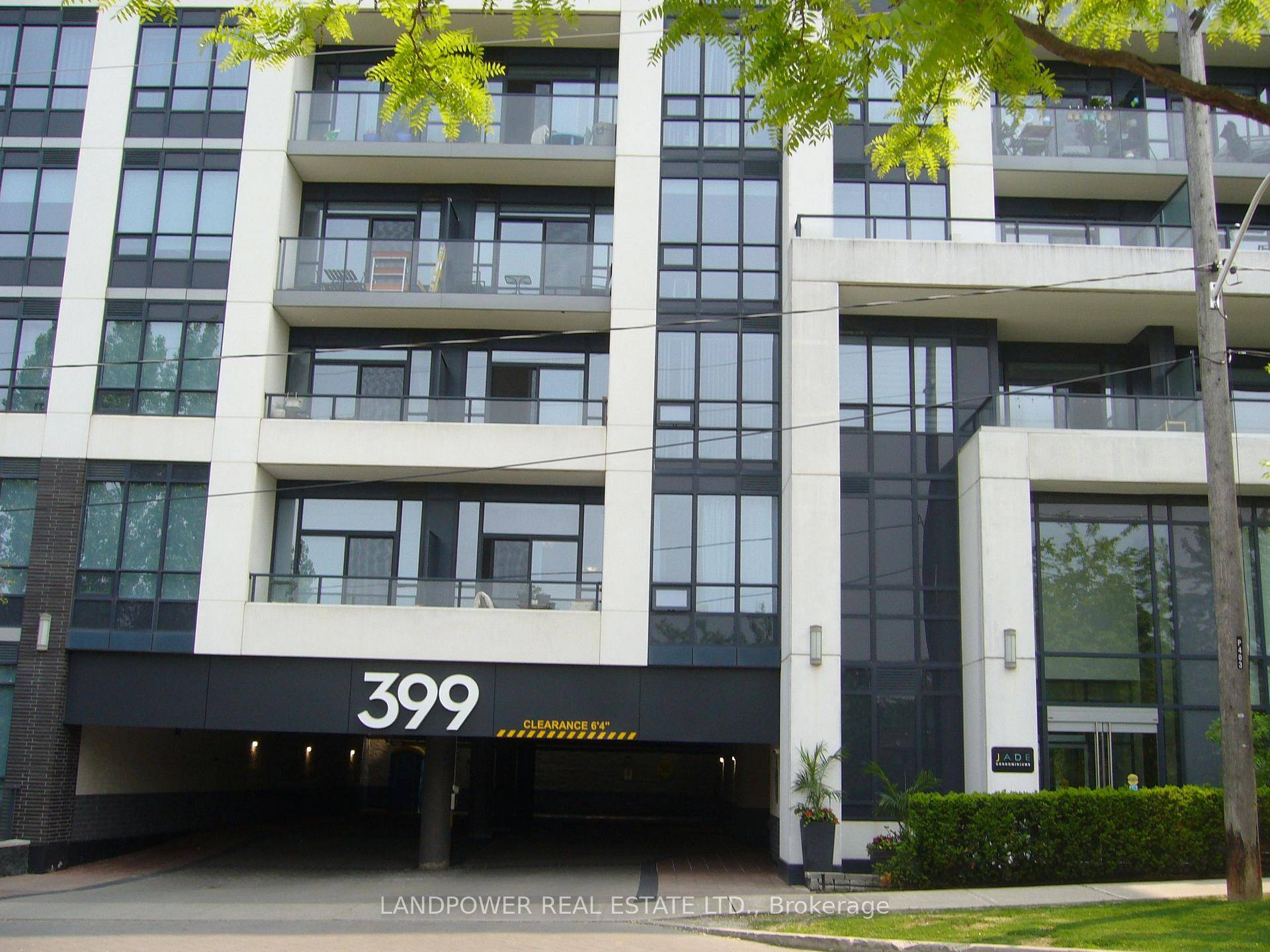 Jade Condo Luxury Boutique Building, 9 Ft Ceiling, Open Concept Den Perfect For An Office Or Study, Very Functional Layout ; All New Vinyl Plank Floor Tiles Throughout ; Convenient ...