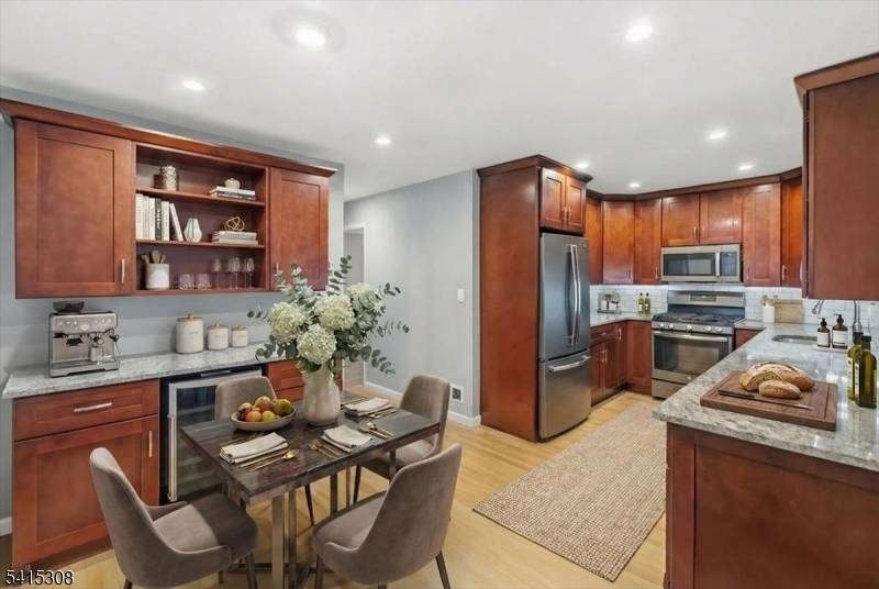 Prestigious Harmon Cove One Yarmouth Model Beautifully maintained 2 bedroom, 1.