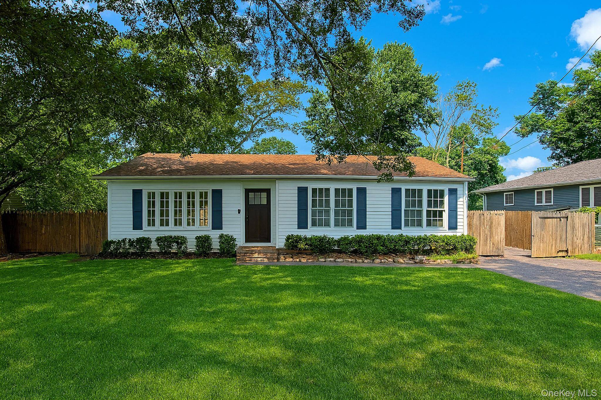 Welcome to 112 Miramar Ave in East Patchogue !