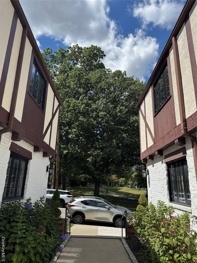 Plenty of Street Parking next to Bowne Park amp ; bus stops, walking distance to supermarket amp ; stores, Location X3.