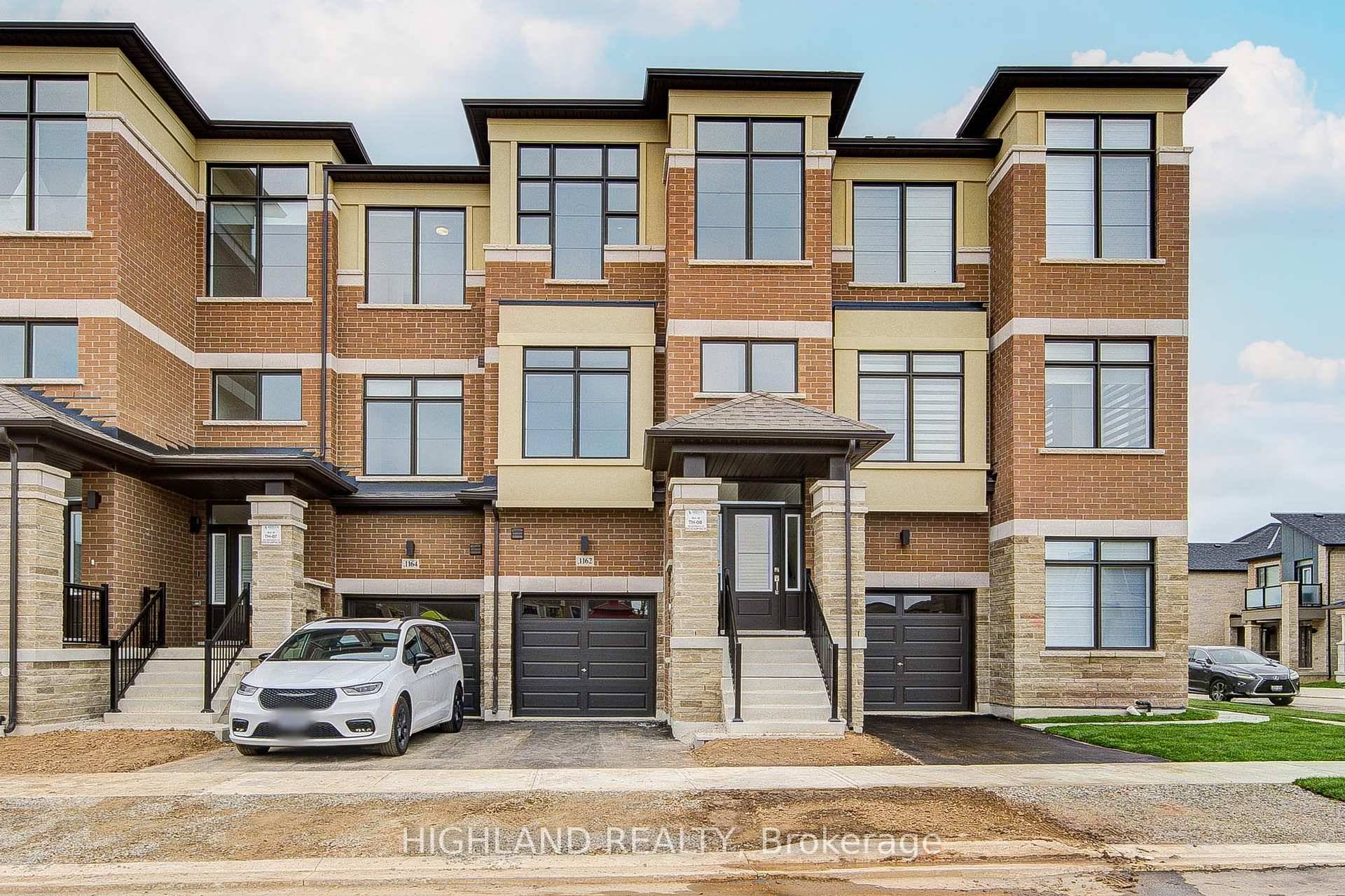 Brand New amp ; Luxury Townhouse W 4 Bedrooms amp ; 3.