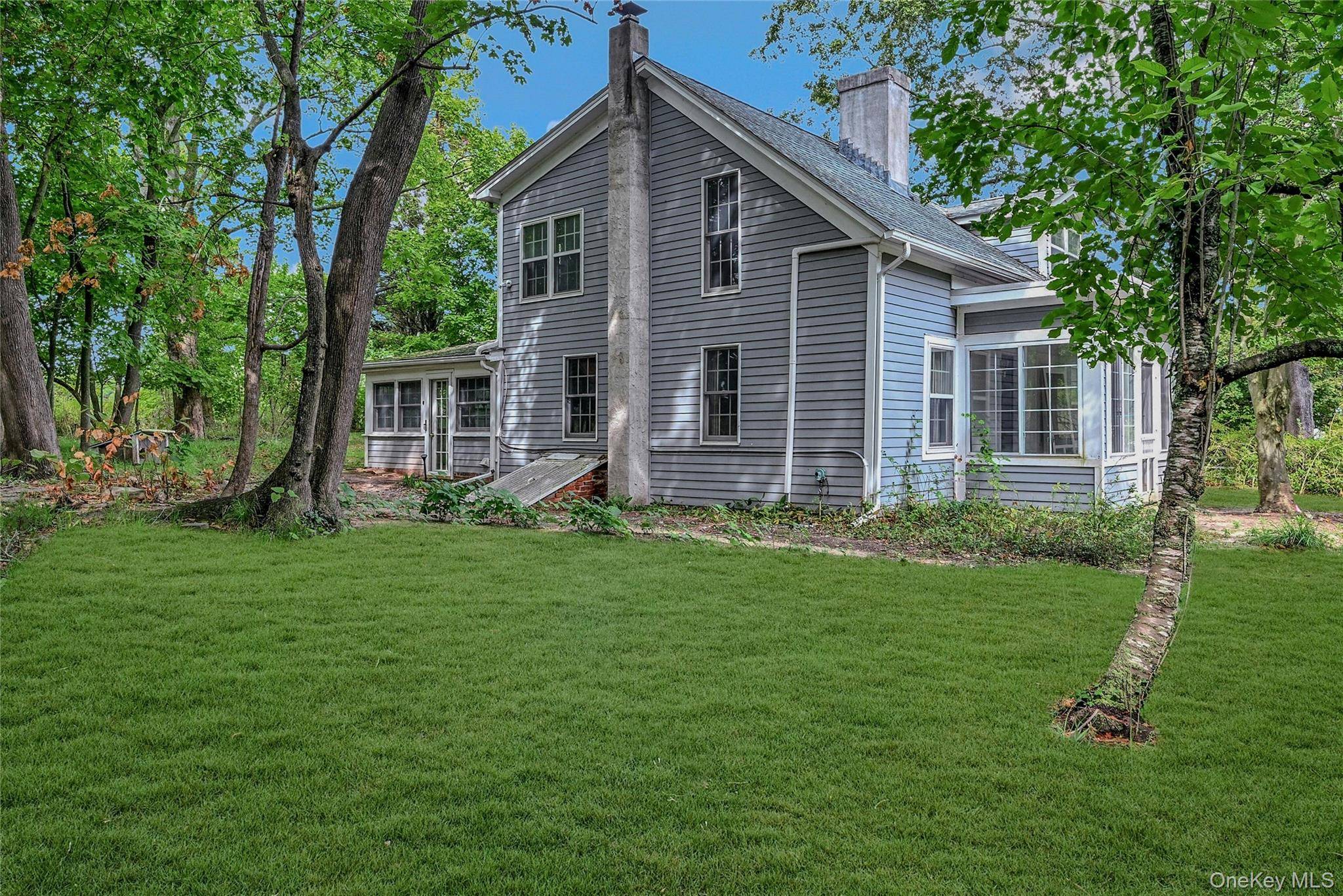 Southold Jonathan Jennings House circa 1761 Moved to its current location in 1761, this clapboard home has historical and architectural significance.