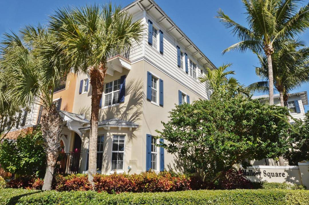 Gorgeous three story end unit in Mallory Square Buttonwood Model.