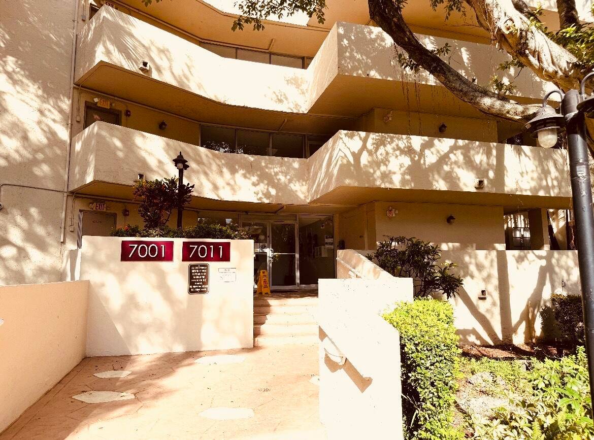 Condo has reserves, but requires minimum 10 down payment Plus 6 months HOA escrow.