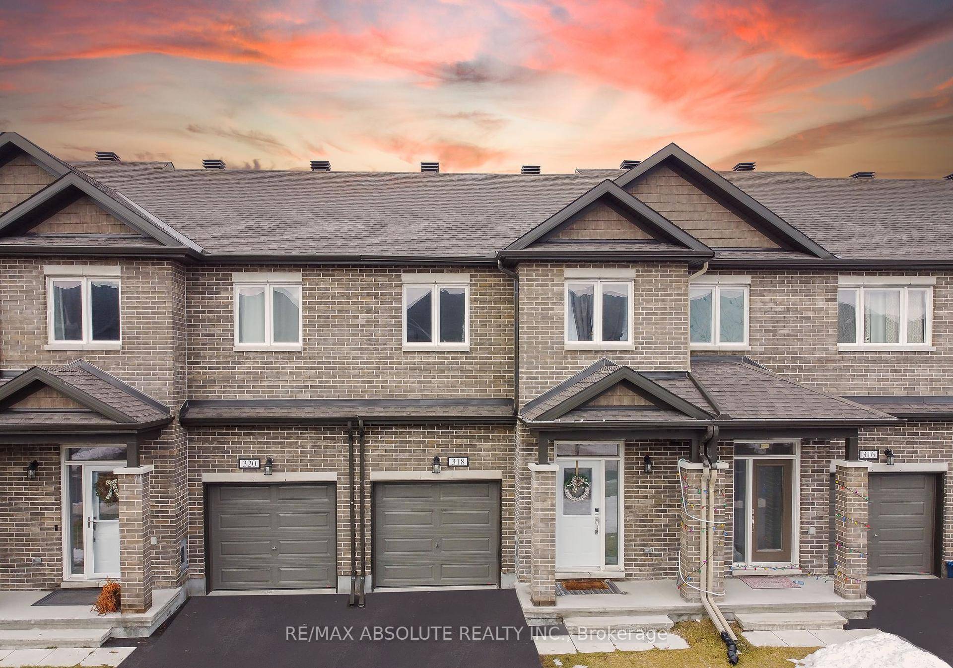 Beautifully maintained 3 bedroom, 3 bathroom townhome available for rent in the family friendly community of Blackstone !