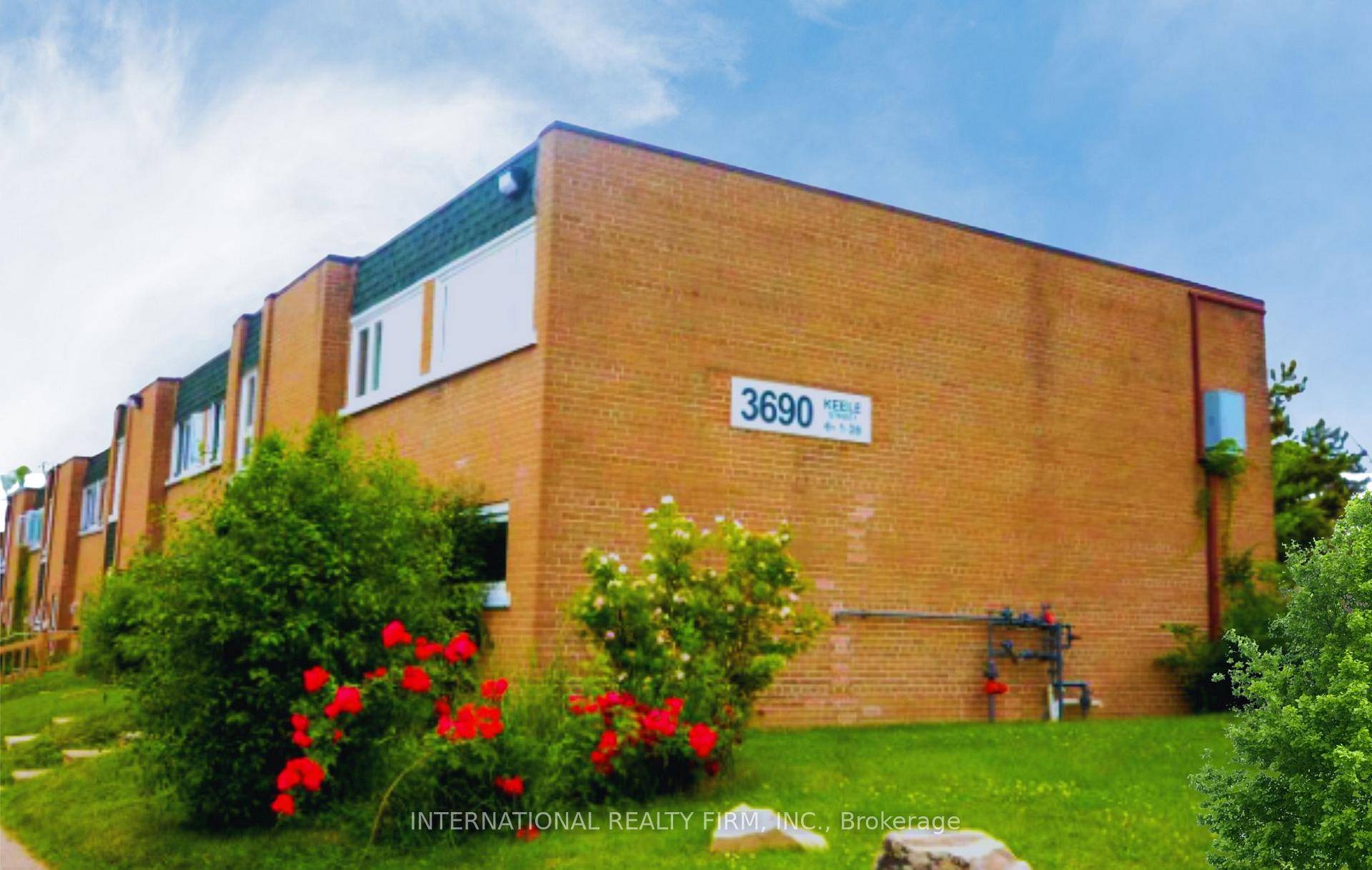 Fabulous 3 bedroom corner unit condo townhouse in a prime central Toronto location !