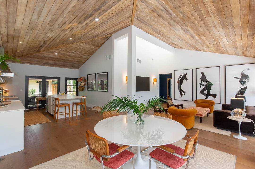 Welcome to your dream retreat in the highly desirable Palm Beach Polo Country Club !